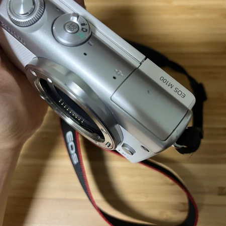 캐논 EOS M100 미러리스 카메라 & 15-45mm 렌즈 포함 이미지 5