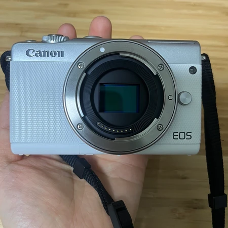 캐논 EOS M100 미러리스 카메라 & 15-45mm 렌즈 포함 이미지 3