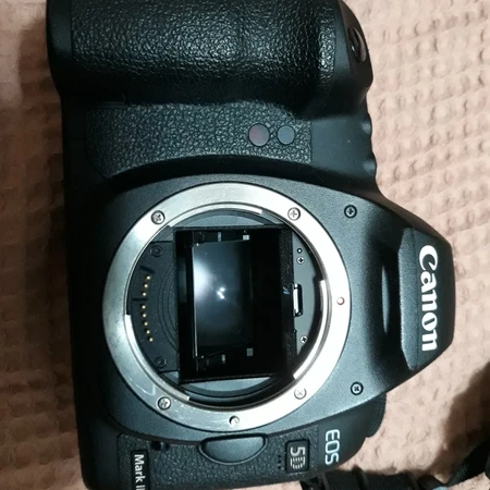 캐논 EOS 5D Mark II 바디 이미지 2