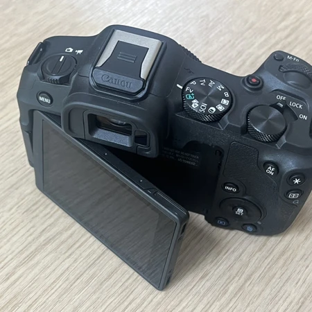 캐논 EOS R8 풀박스 배터리 3개+샌디스크 64GB 2개 (특급 컨디션) 이미지 4