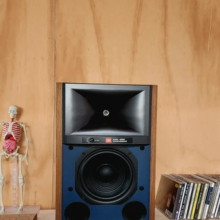 별도구매가능)JBL 4309 Studio Monitor 와  SONORO  마에스트로 앰프 월넛 내어 놓습니다.