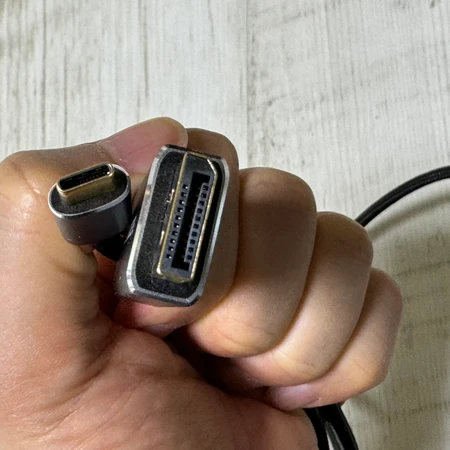 USB C to DP 케이블