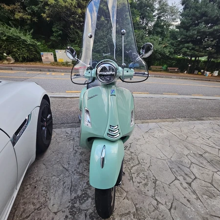 베스파 22년식 GTS125 HPE 팝니다