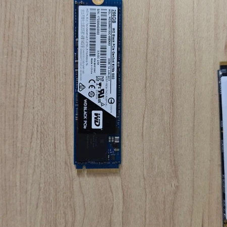 wd 250G 블랙 m.2 ssd 팝니다