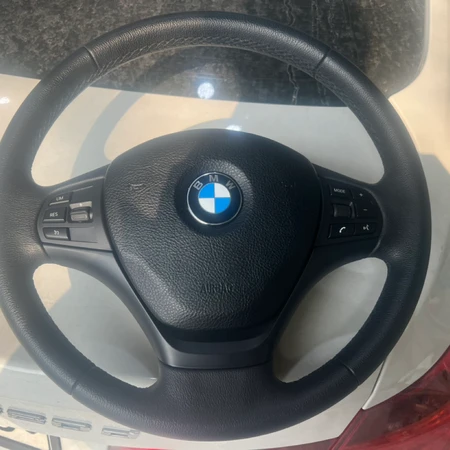 BMW F30 3씨리즈 핸들