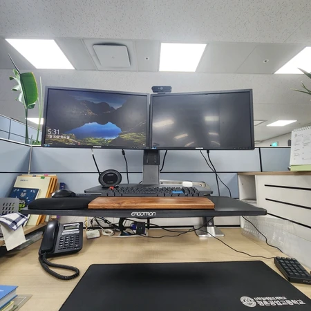 ergotron work fit a , Dual Workstation with Worksurface